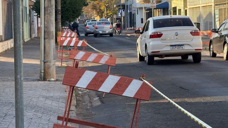 interdição e obras na rua Teresa