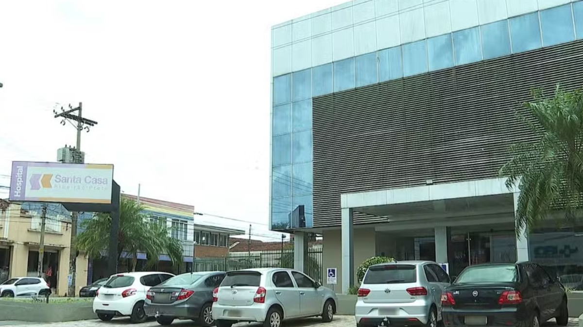 Família de idosa trocada por erro