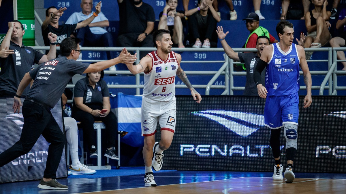 Vitória contra o Minas isola