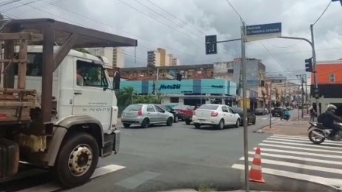 semáforo inoperante