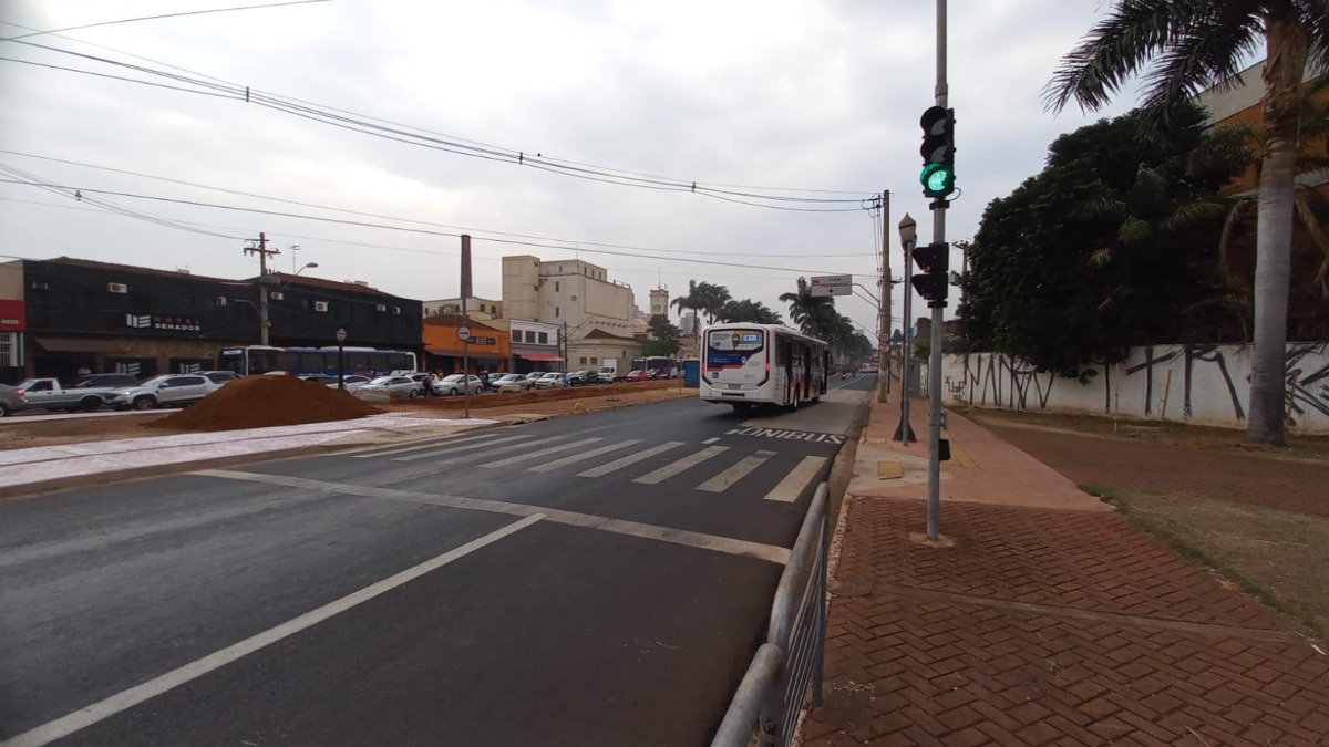 Novo semáforo na avenida Jerônimo Gonçalves