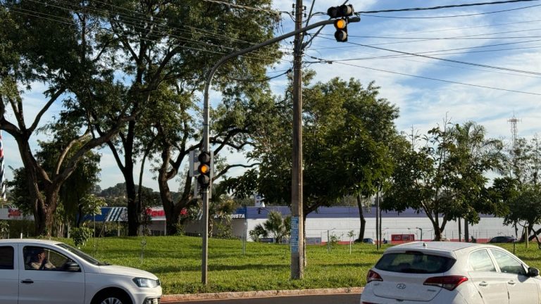 Encontro entre a avenida Caramuru e