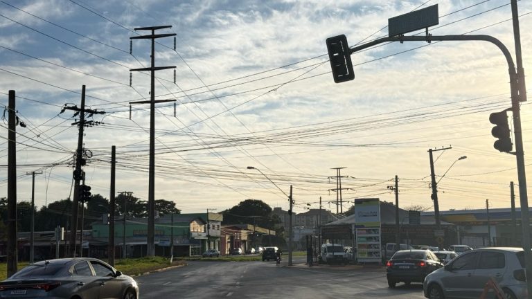 Rotatória da avenida Bandeirantes tem semáforos