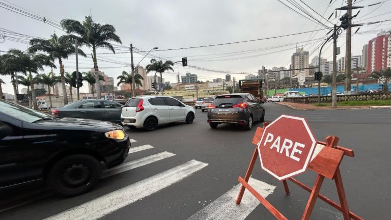 Cruzamento na avenida Jerônimo Gonçalves tem