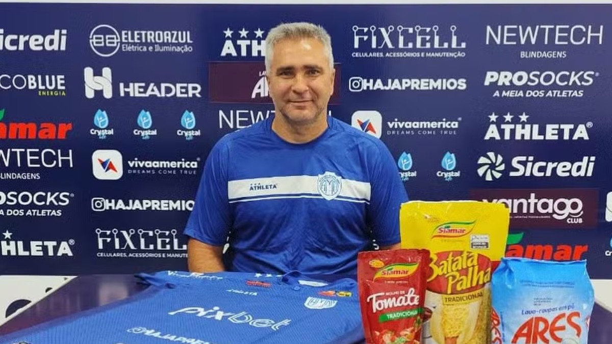 demissão técnico Monte Azul