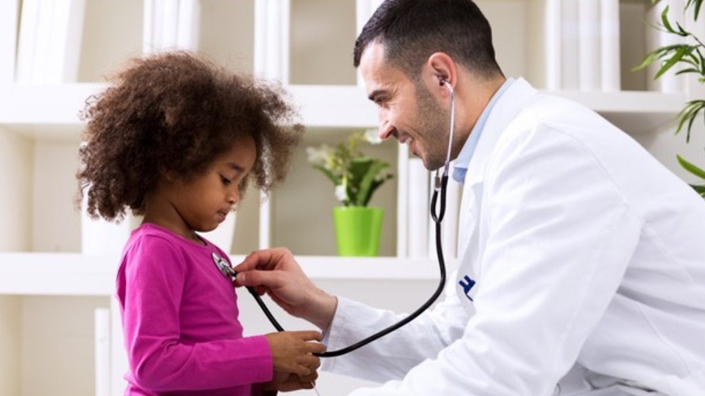 consulta pediatra criança