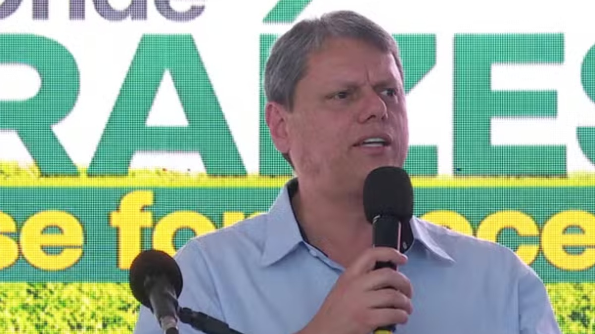 Governador Tarcísio de Freitas participa