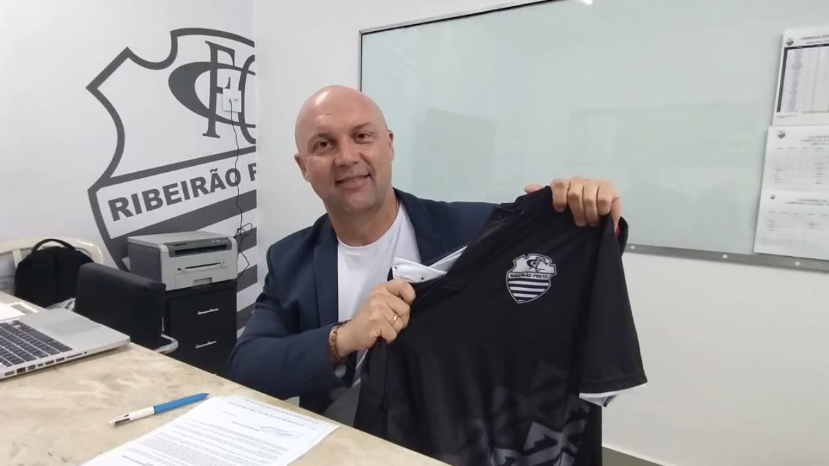 novo comandante time