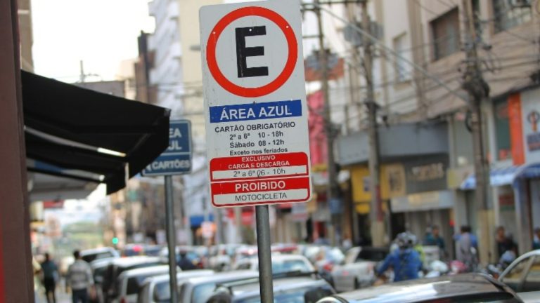 Novas vagas de Área Azul na