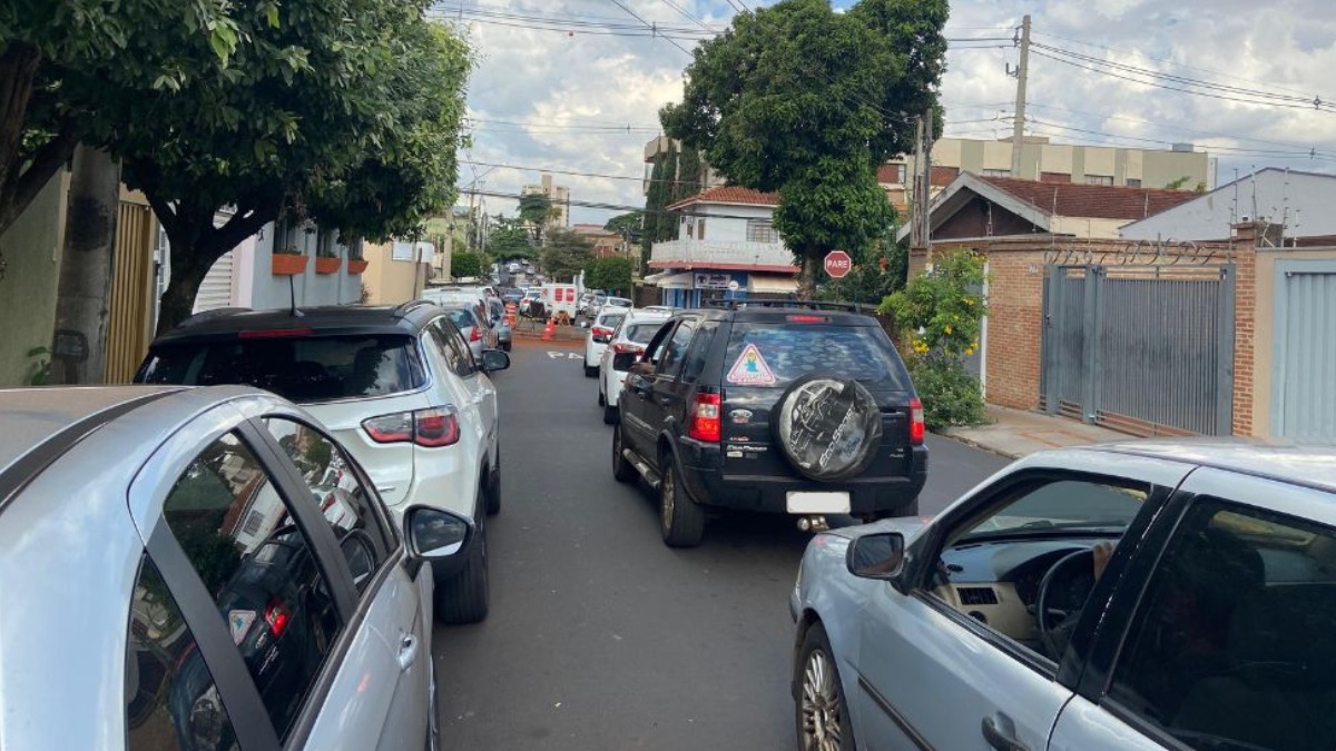 Avenida 13 de Maio tem interdição