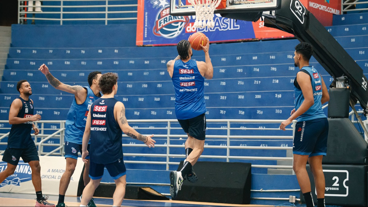 Franca abre quartas de final