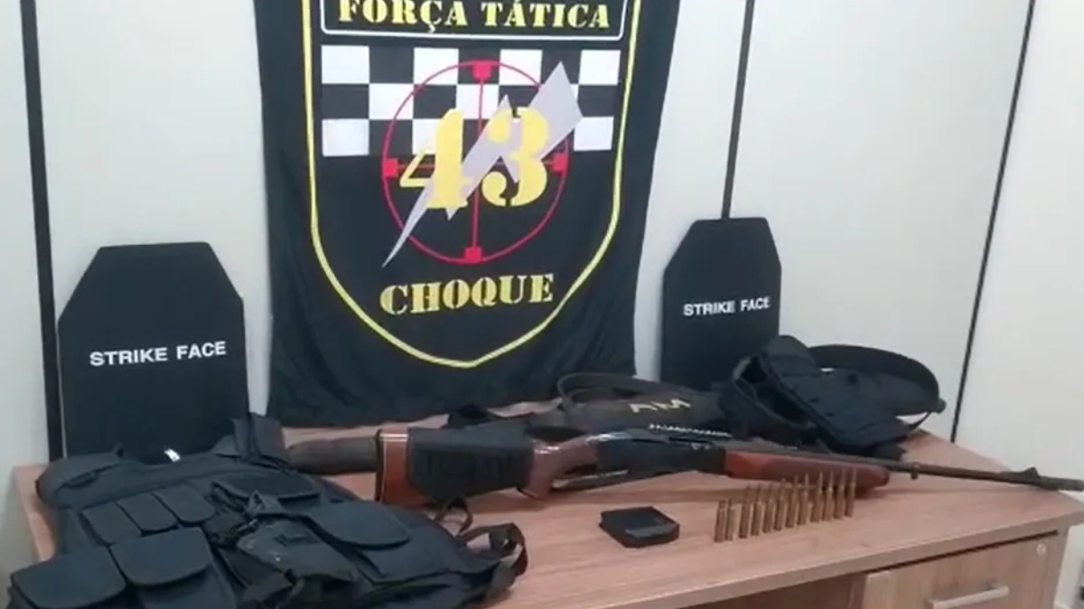 prisão trio carro roubado