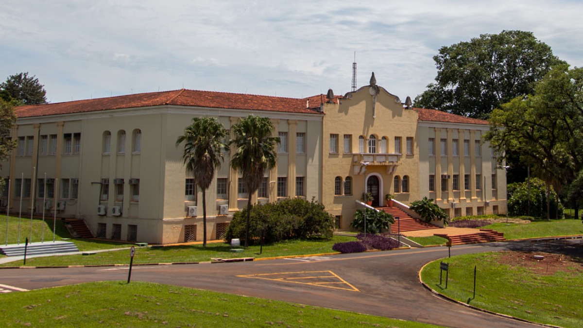 Unesp abre 13 vagas em concurso