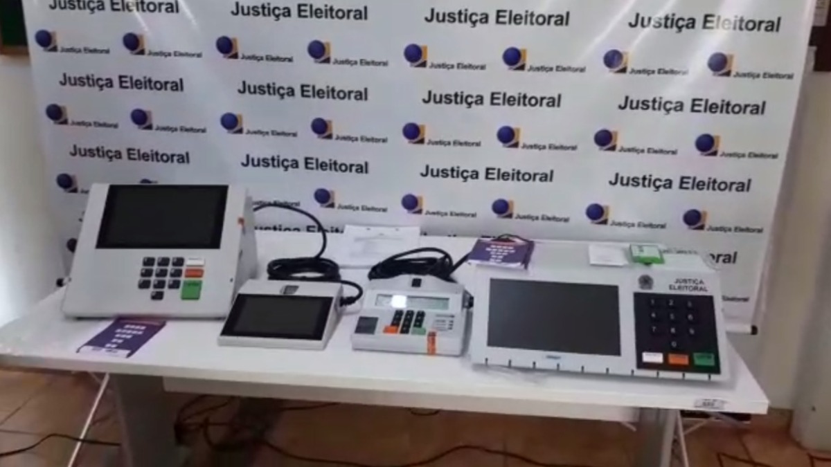 Sete urnas apresentam problemas e são