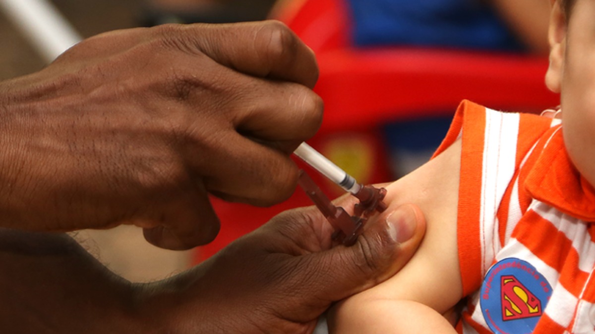 vacinação covid bebês