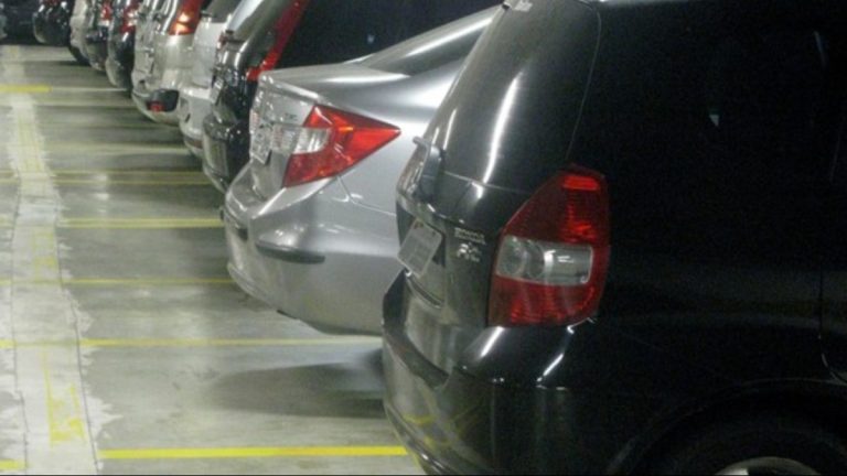 uso de vagas de estacionamento comercial