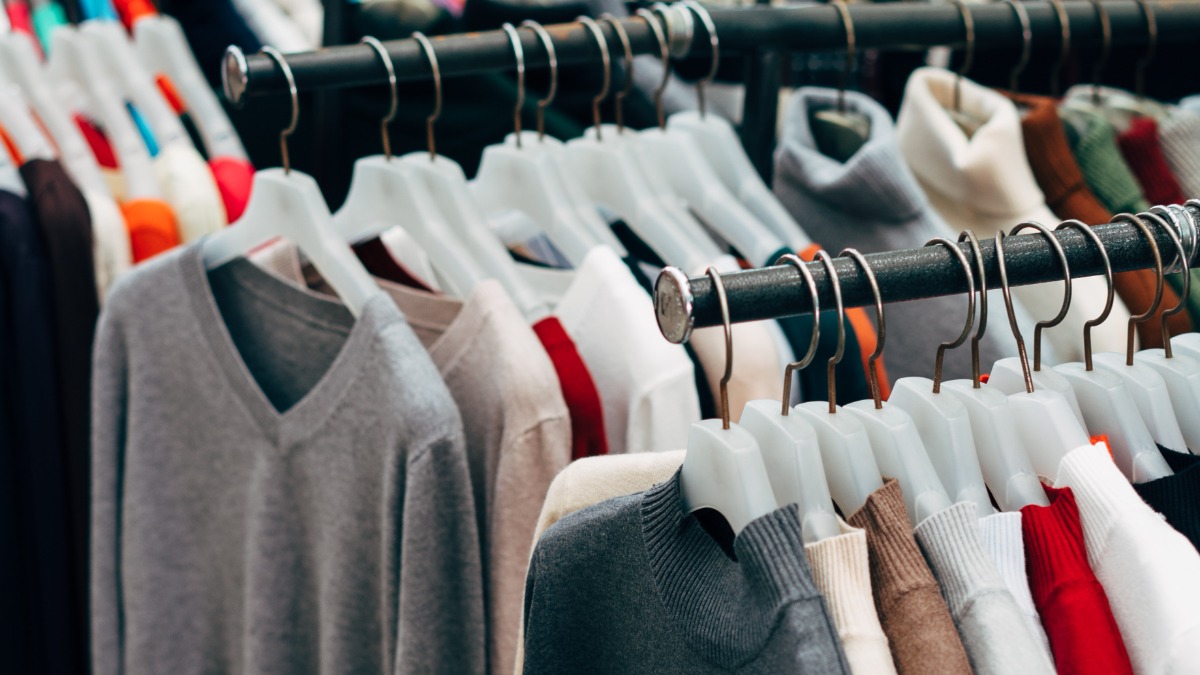 Lojas apostam em liquidações para manter