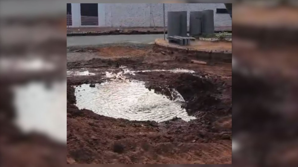 vazamento água avenida 9 de Julho