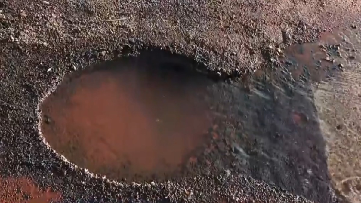 Moradores denunciam vazamento de água limpa