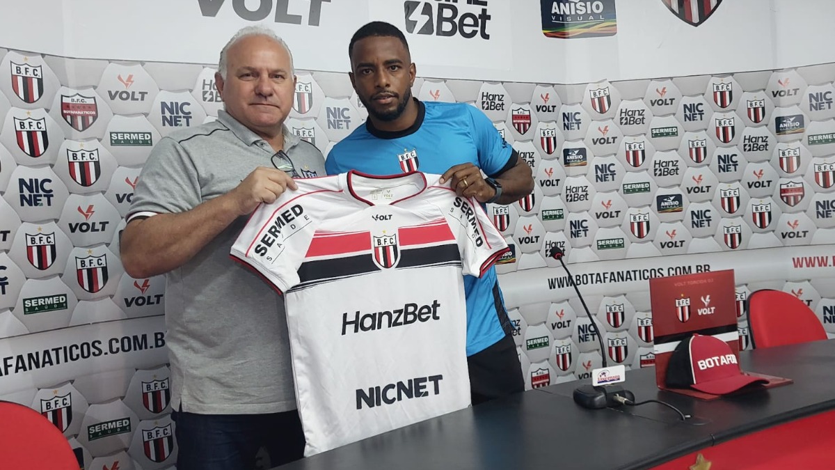 Wesley Dias aponta técnico Márcio Zanardi