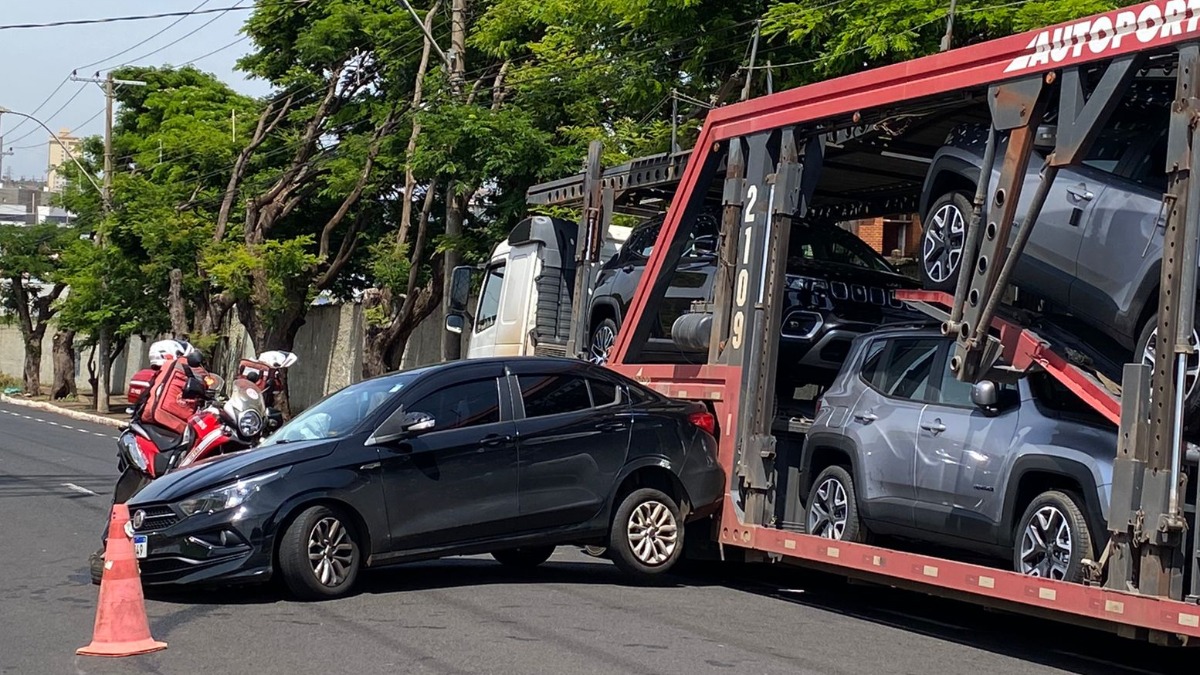 acidente caminhão cegonha