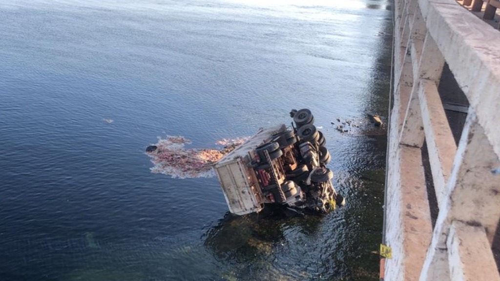 acidente caminhão ponte