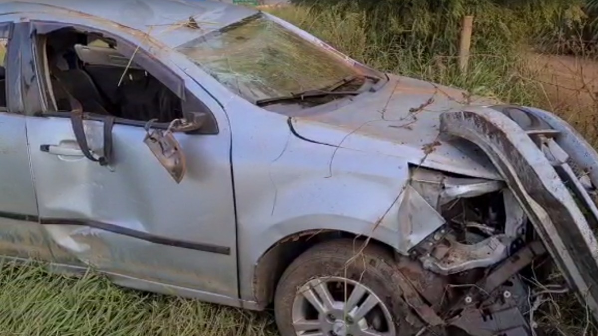 acidente rodovia Armando de Sales Oliveira