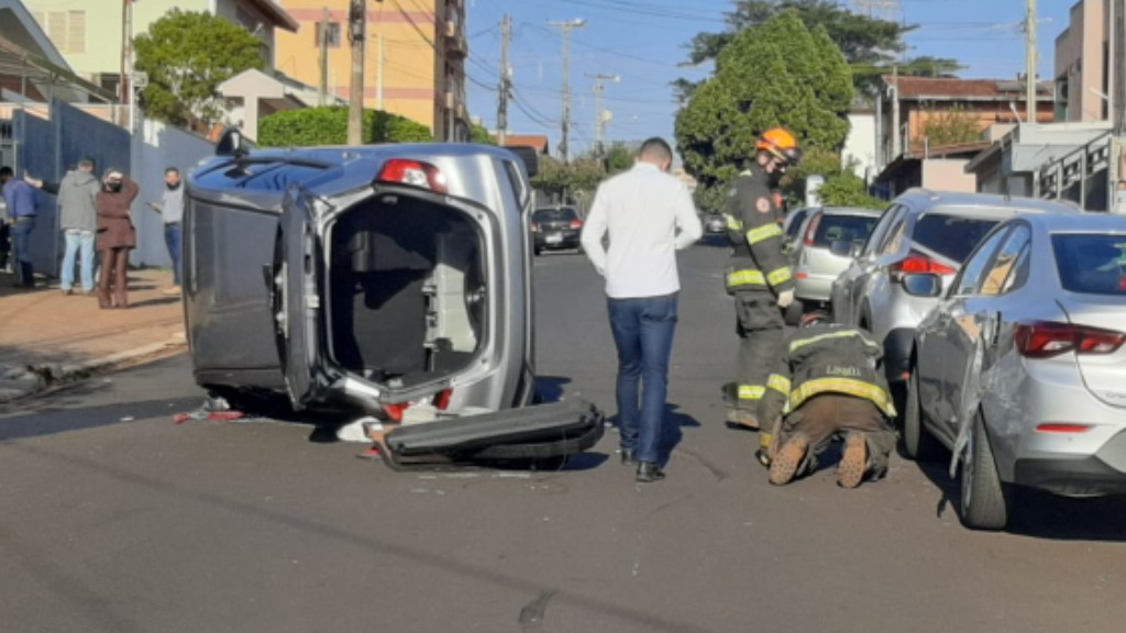 acidente carro idosa