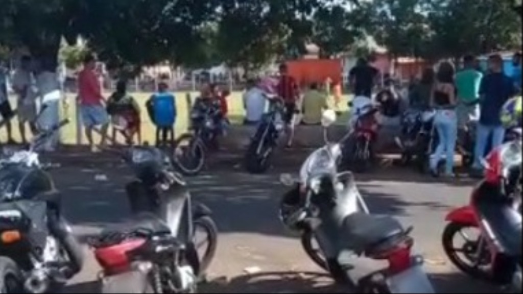 Aglomerações em festas clandestinas