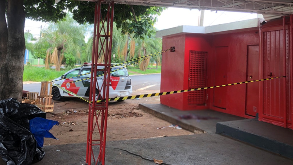 roubo de carro policial