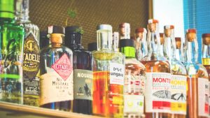 Médico alerta para riscos à saúde no Carnaval com álcool e energéticos