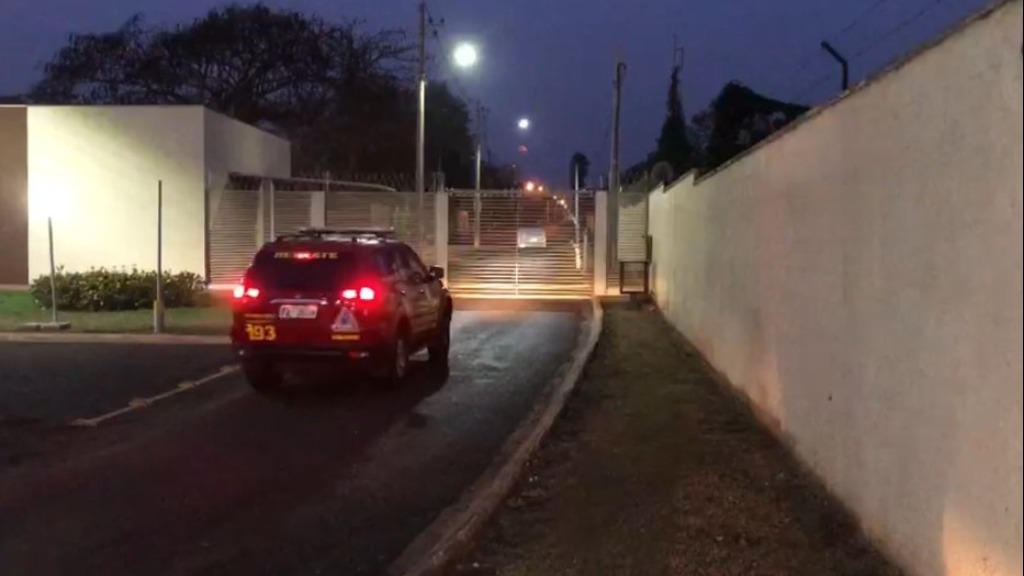 morte bombeiro guindaste