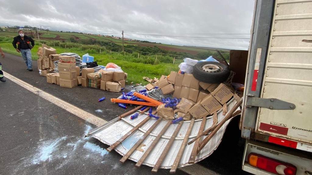 acidente caminhão Anhanguera