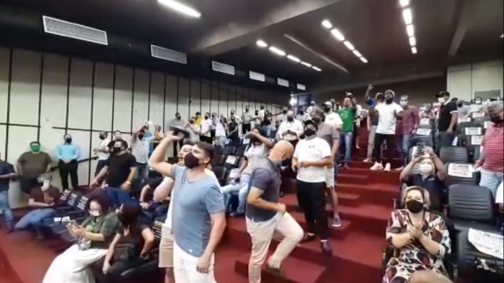 bares e restaurantes essenciais