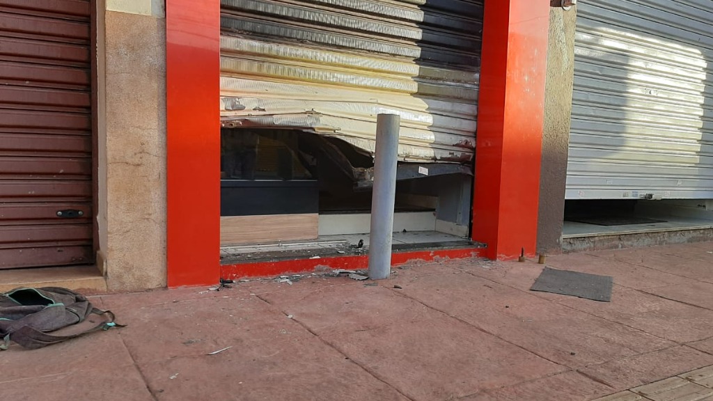 roubo loja celulares