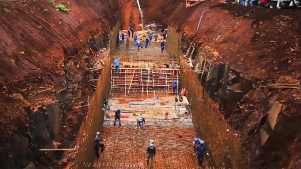 obras paradas Ribeirão