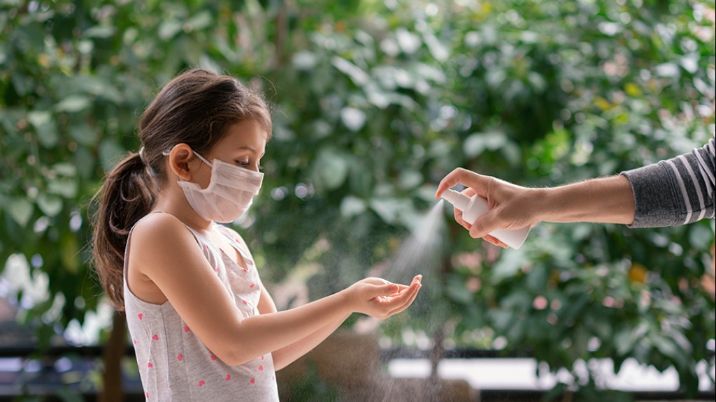 coronavírus crianças adultos