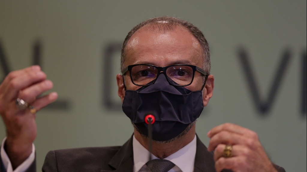 suspensão CoronaVac