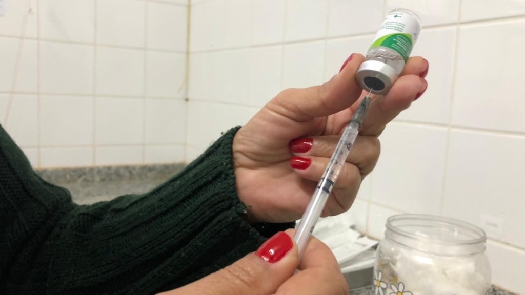 três doses vacina covid