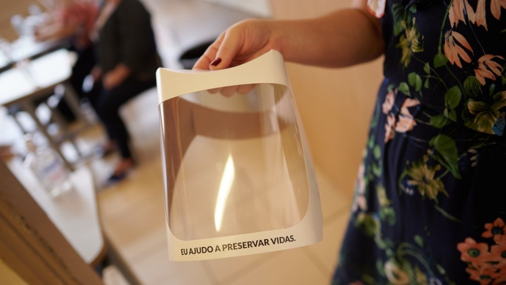 mesários sem face shields