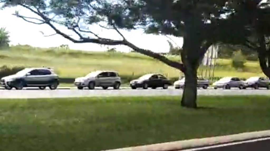 vacinação drive-thru idosos