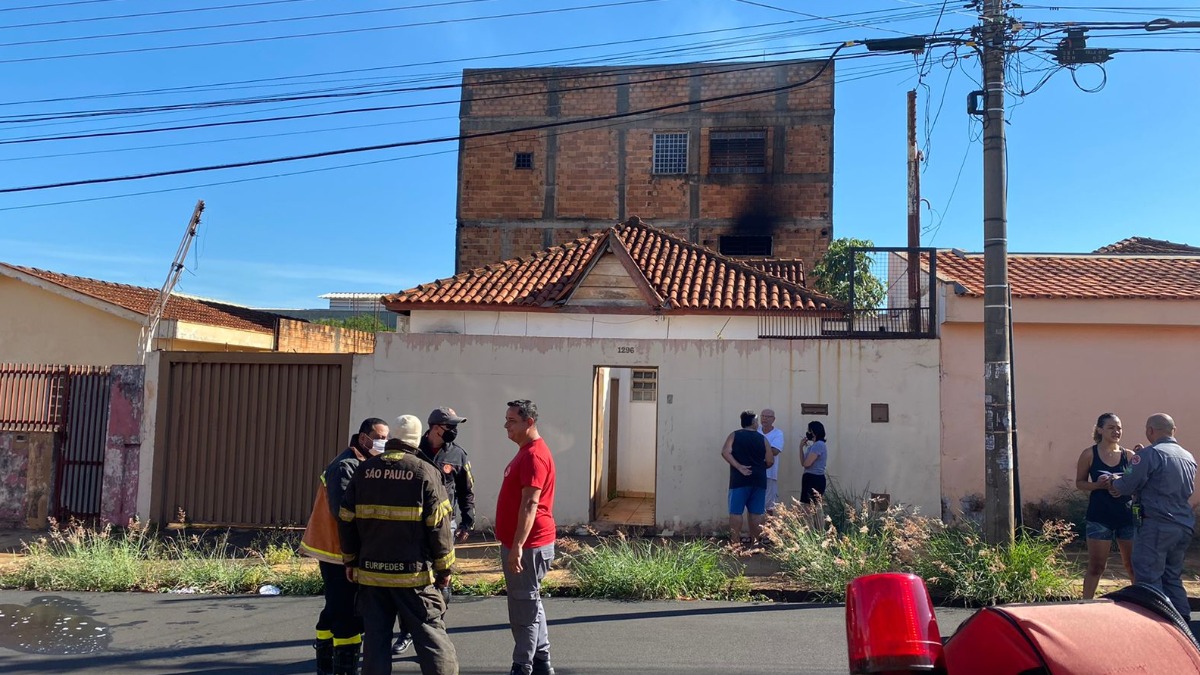 incêndio casa abandonada