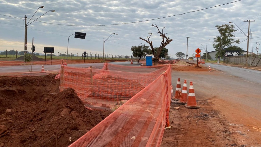 interdição Avenida Thomaz Alberto Whately