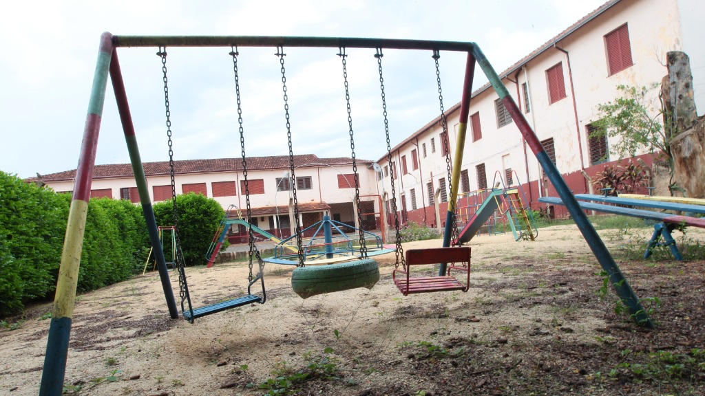 abandono Lar Santana