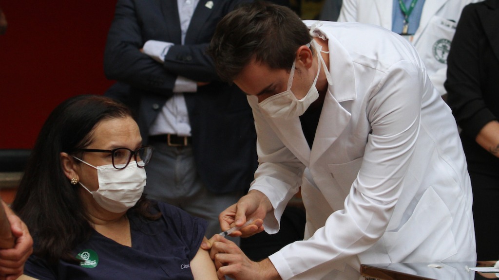 vacinação obrigatória funcionários