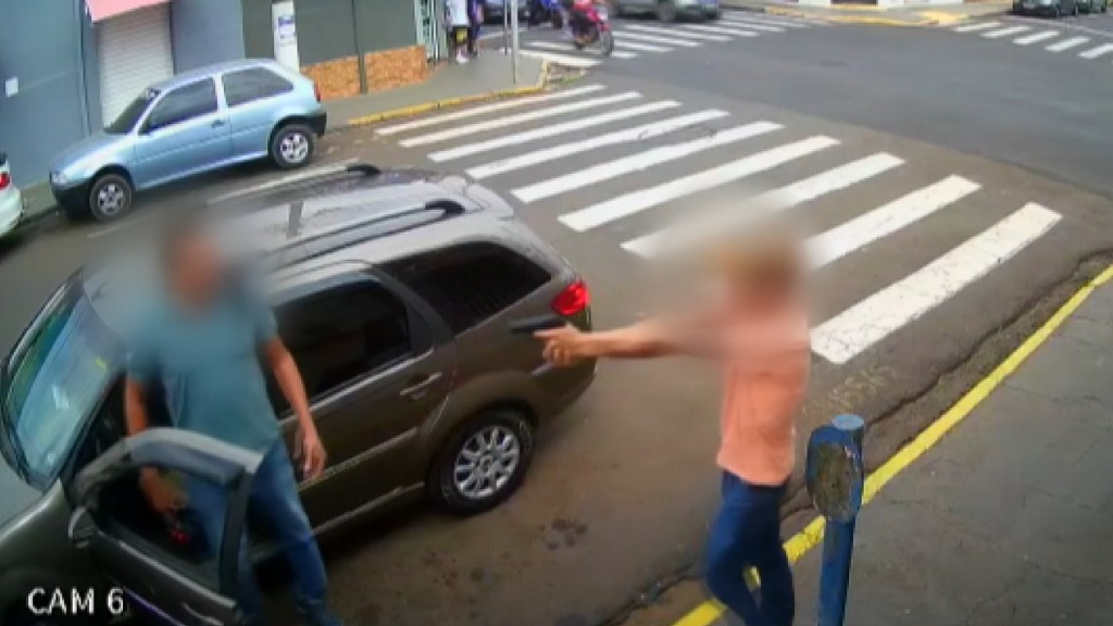 discussão de trânsito com arma