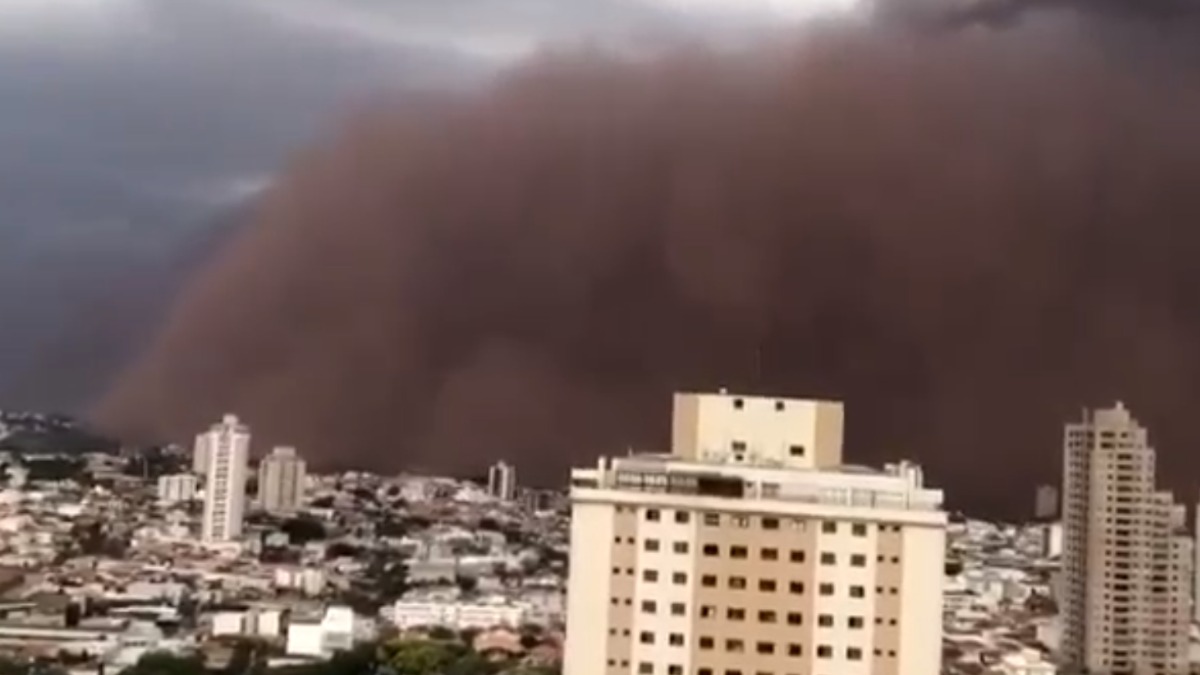nuvem de poeira Franca