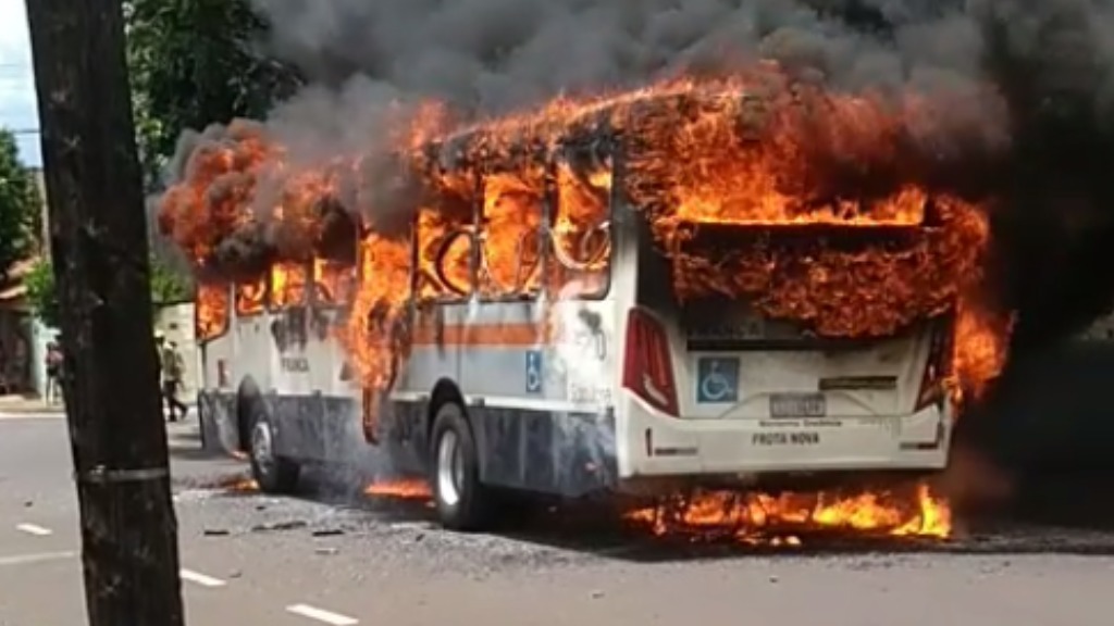 ônibus incendiado Franca