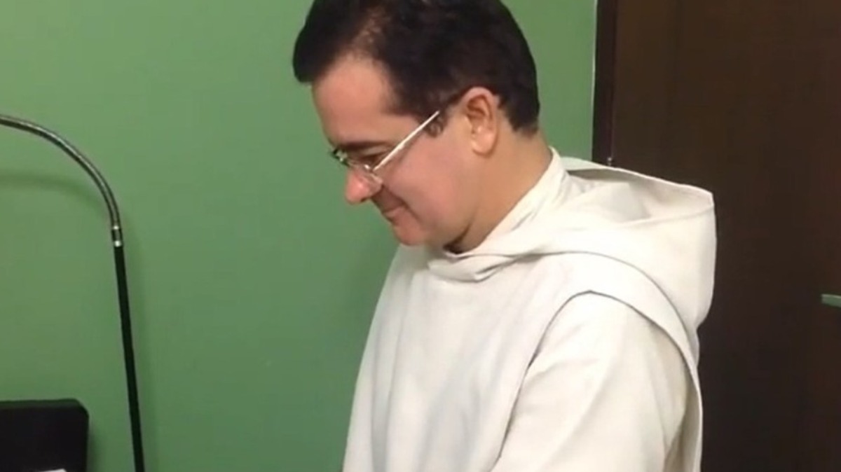 violência sexual contra monges