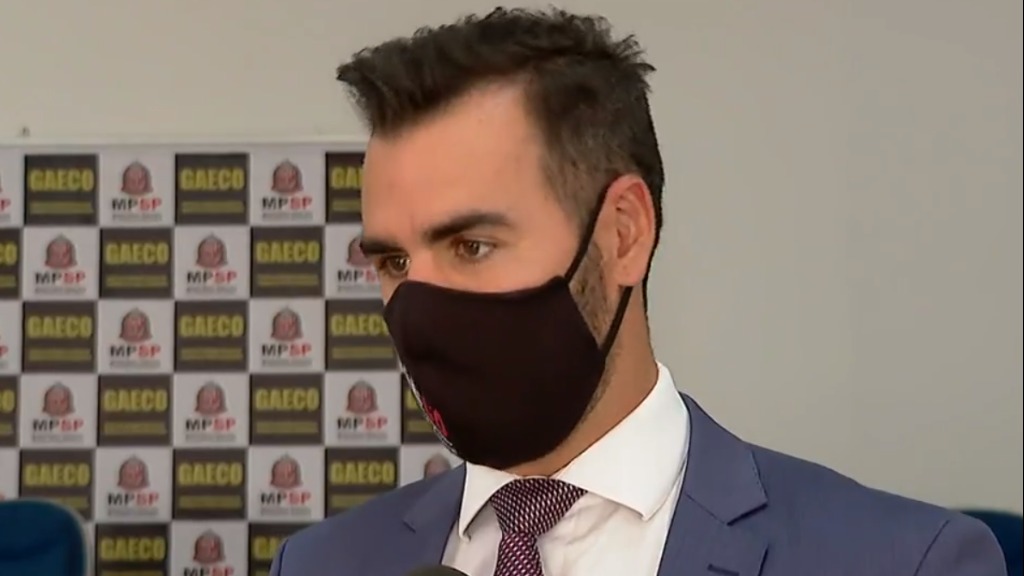 fraudes na educação